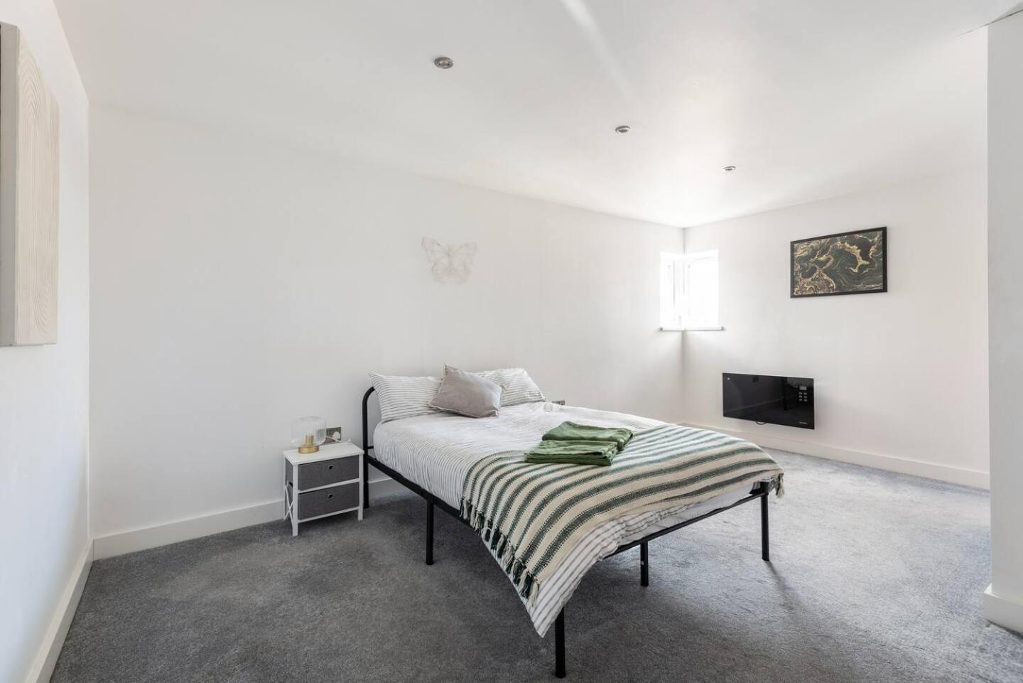 Apartamento Luxurious 3-Bed Penthouse In Sheffield Handsworth Exterior foto