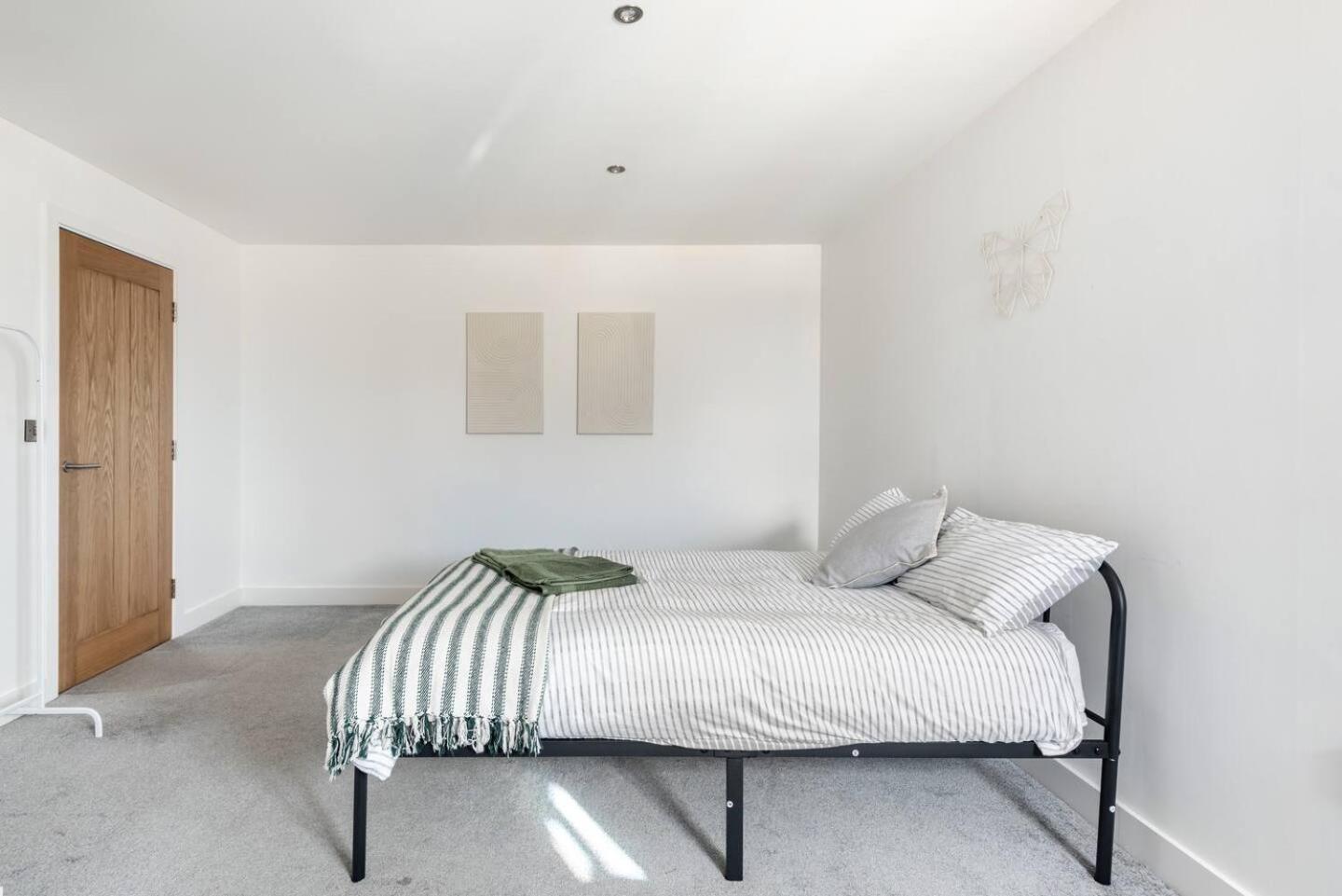 Apartamento Luxurious 3-Bed Penthouse In Sheffield Handsworth Exterior foto