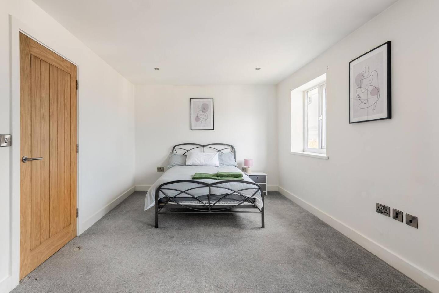 Apartamento Luxurious 3-Bed Penthouse In Sheffield Handsworth Exterior foto