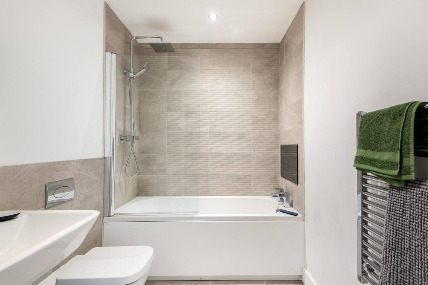 Apartamento Luxurious 3-Bed Penthouse In Sheffield Handsworth Exterior foto